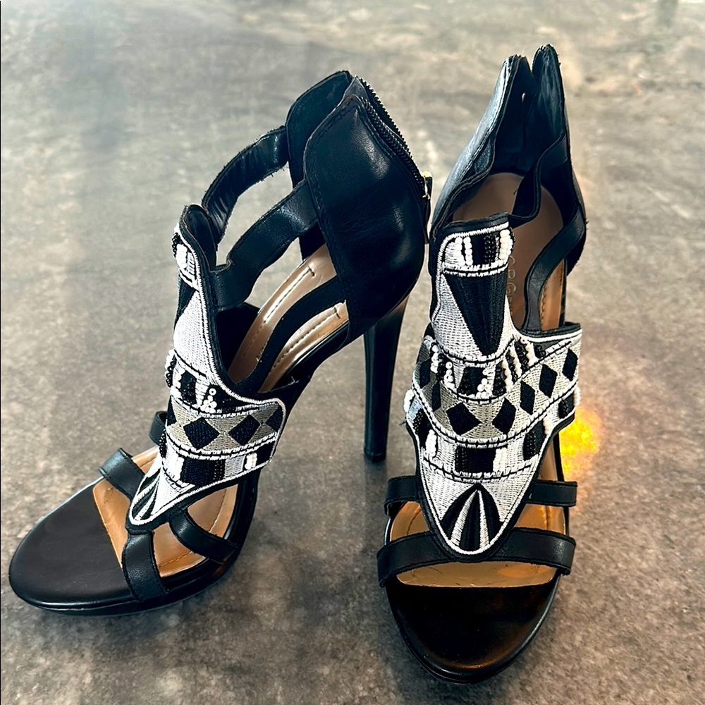 BCBG black and white heels. Size 6.5